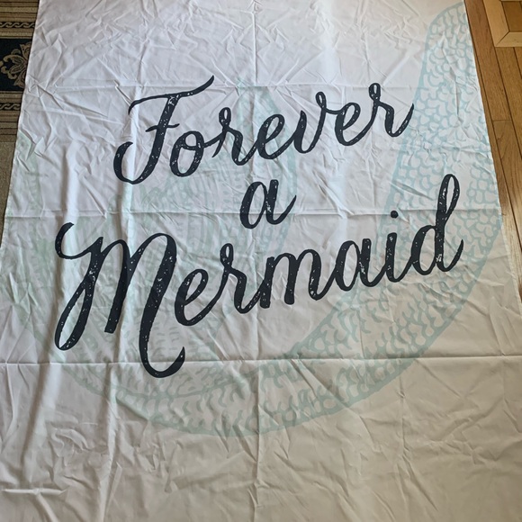 Beautiful Tapestry - Picture 1 of 5